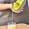 1pc Olive Green Multi-Functional Hand Juicer Lemon Squeezer Juice Squeezer Lemon Peel Wiper 3-in-1 Kitchen Accessories - Green